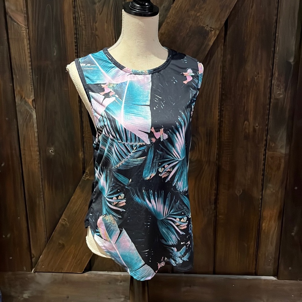 Fabletics fun mesh back workout top